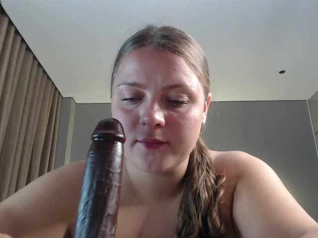 Krispyshot live cam on BongaCams