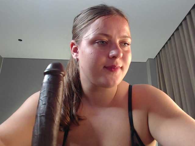 Krispyshot live cam on BongaCams