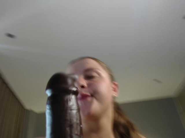 Krispyshot live cam on BongaCams