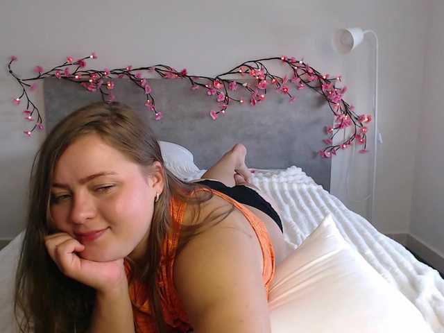 Krispyshot live cam on BongaCams