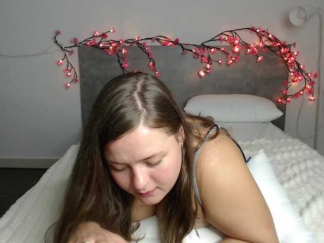 Krispyshot live cam on BongaCams