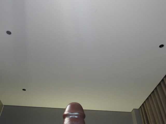 Krispyshot live cam on BongaCams