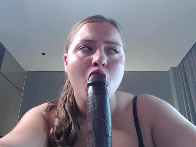 Krispyshot live webcam show