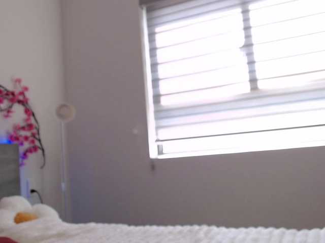 Krispyshot live cam on BongaCams