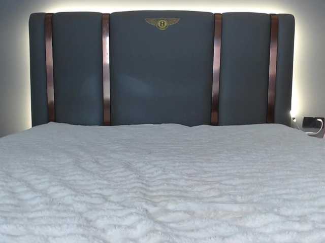 Krispyshot live cam on BongaCams