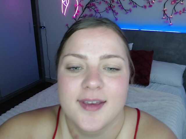 Krispyshot live cam on BongaCams