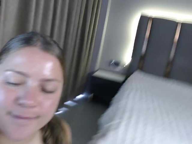 Krispyshot live cam on BongaCams
