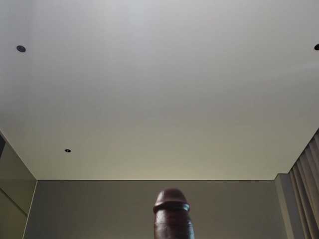 Krispyshot live cam on BongaCams