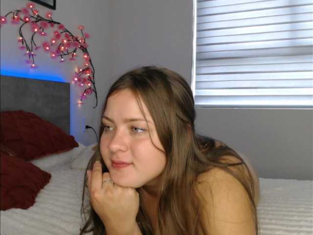 Krispyshot live cam on BongaCams