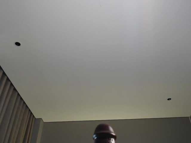 Krispyshot live cam on BongaCams