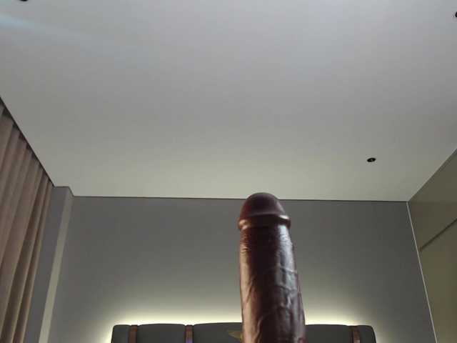 Krispyshot live cam on BongaCams