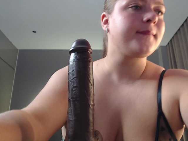 Krispyshot live cam on BongaCams