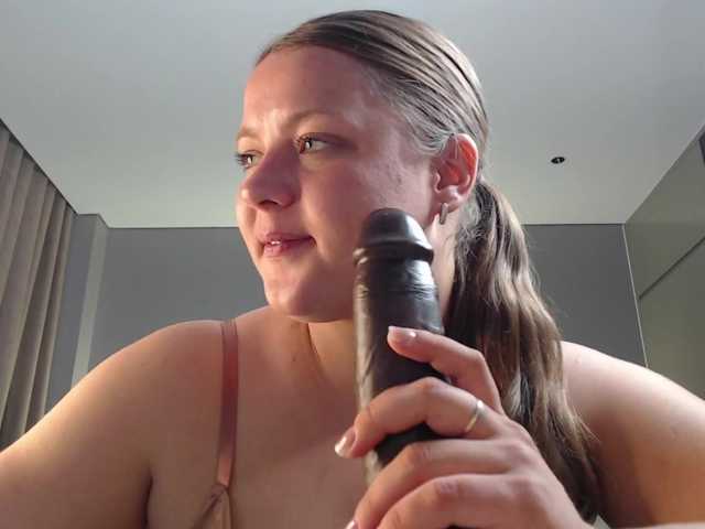 Krispyshot live cam on BongaCams