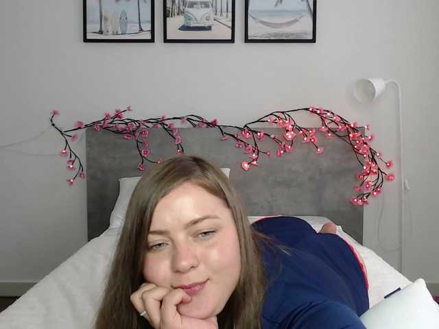 Krispyshot live cam on BongaCams