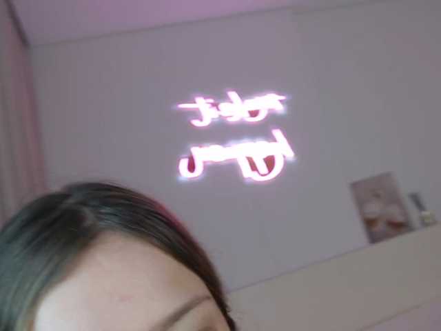 Krispyshot live cam on BongaCams