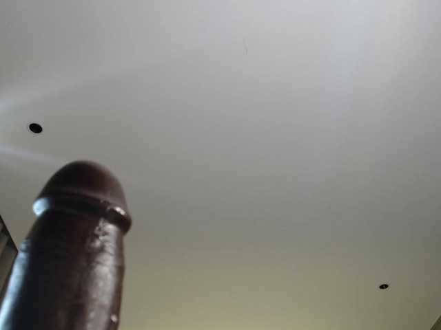 Krispyshot live cam on BongaCams