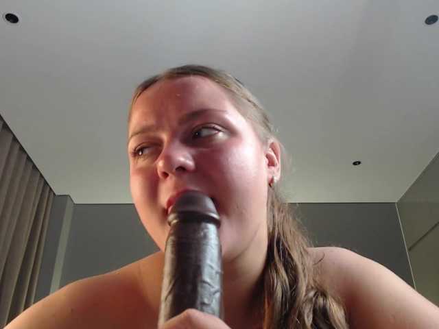 Krispyshot live cam on BongaCams