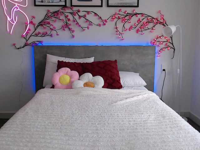 Krispyshot live cam on BongaCams