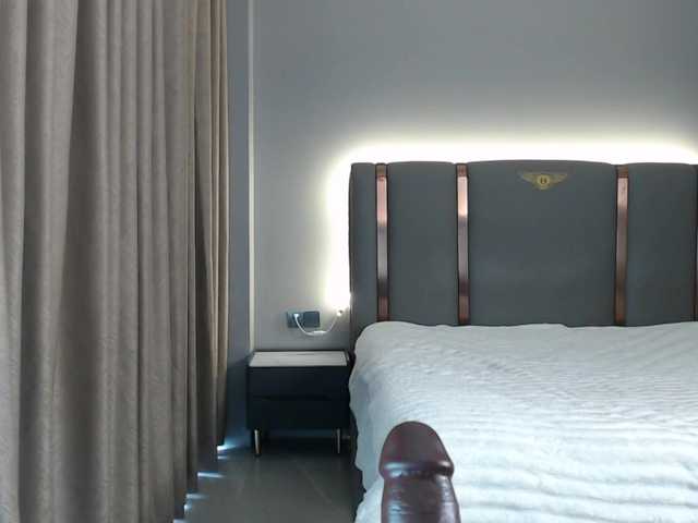 Krispyshot live cam on BongaCams