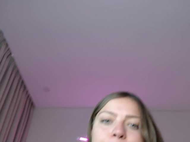 Krispyshot live cam