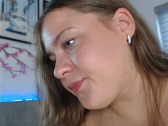 Krispyshot live cam on BongaCams