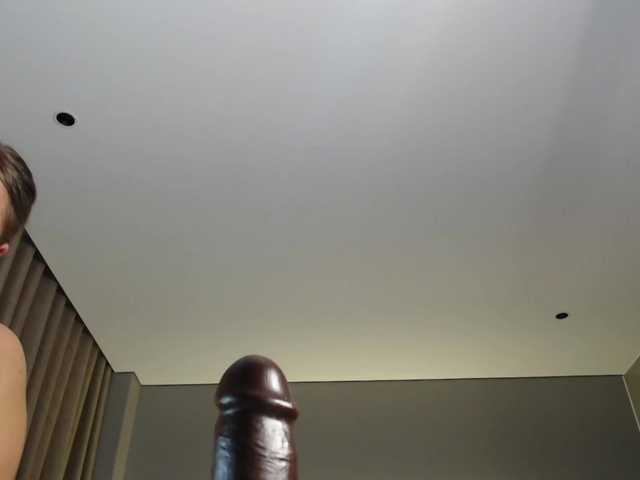 Krispyshot live cam on BongaCams