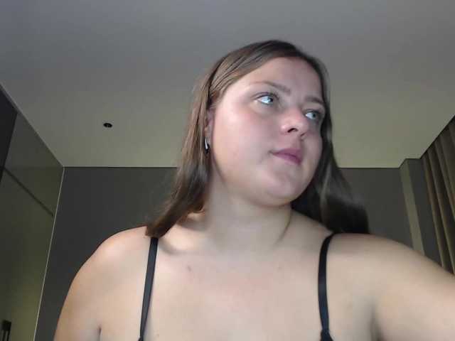 Krispyshot live cam on BongaCams