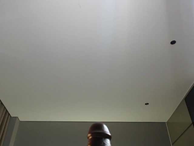 Krispyshot live webcam show