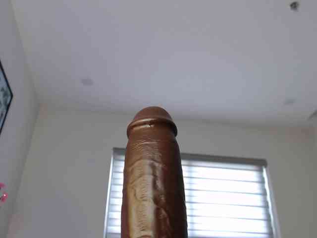 Krispyshot Sex Cam Show