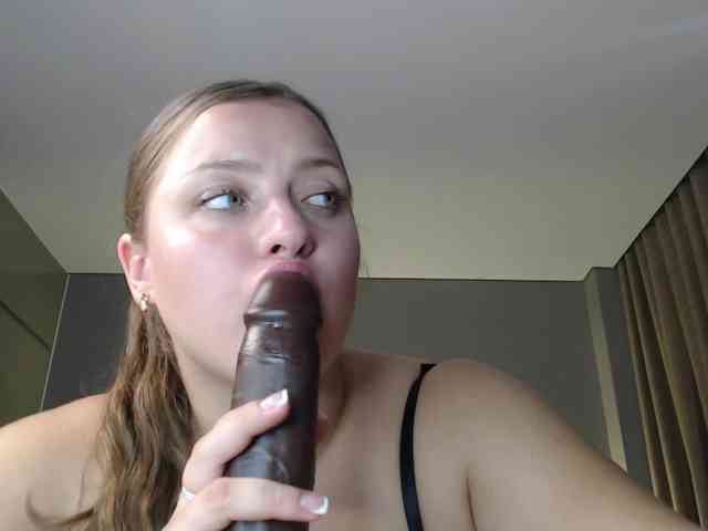 Krispyshot Live Webcam on BongaCams
