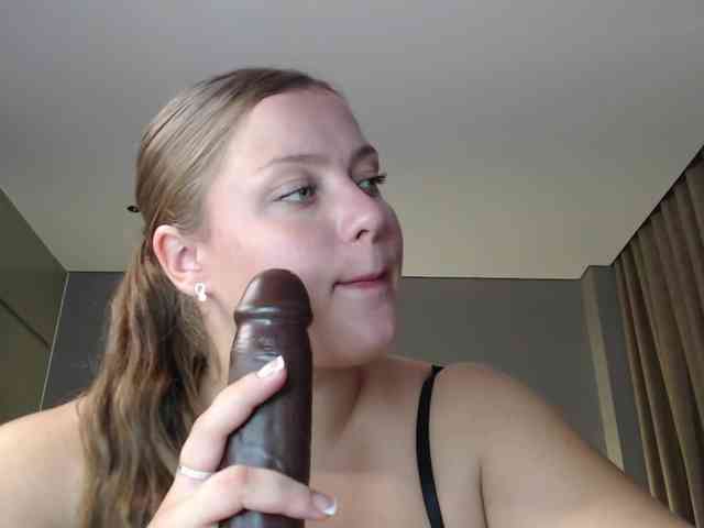 Krispyshot Live Webcam on BongaCams