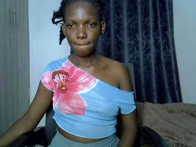 Prettydoll6 webcam