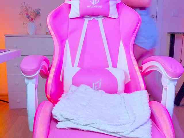 Blush-Im-crush webcam