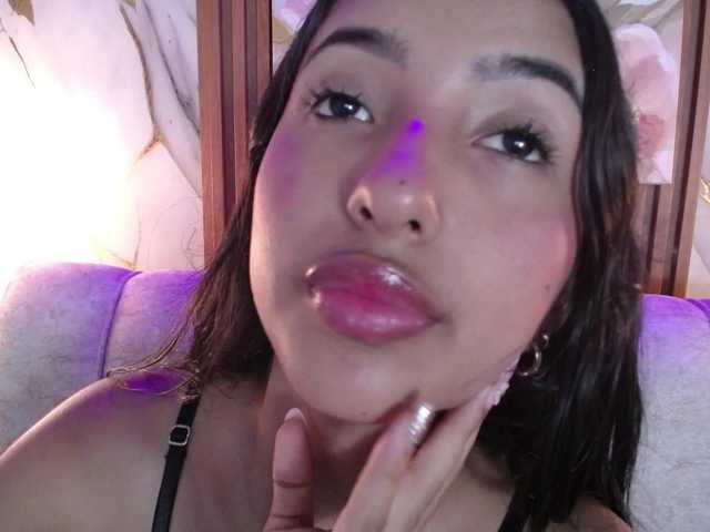 SweetyLally live cam on BongaCams
