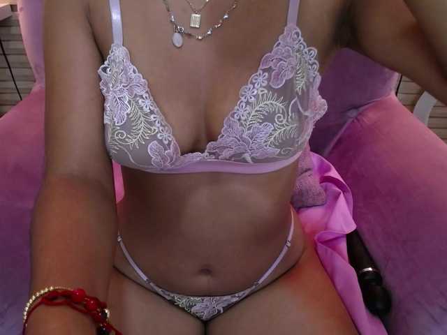 SweetyLally live cam on BongaCams