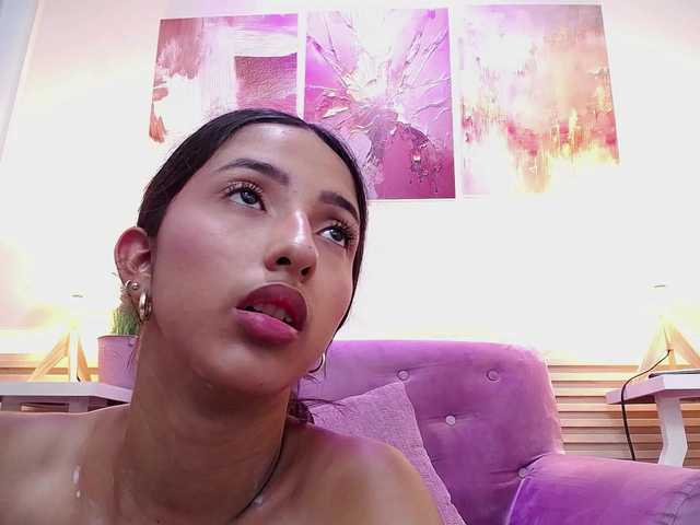 SweetyLally live cam on BongaCams