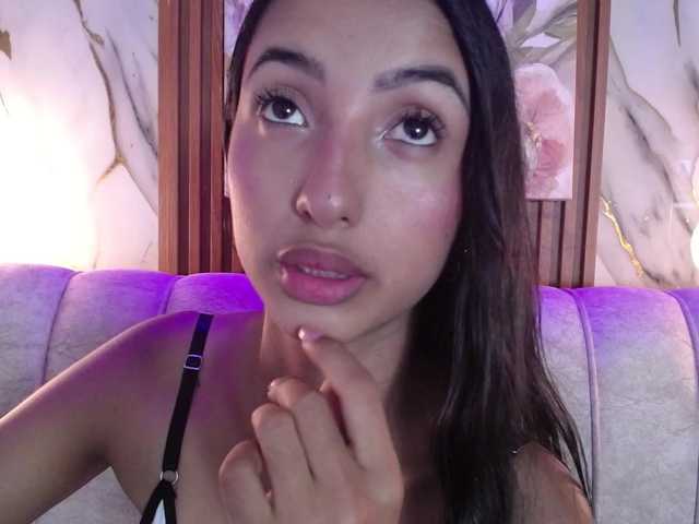 SweetyLally live cam on BongaCams
