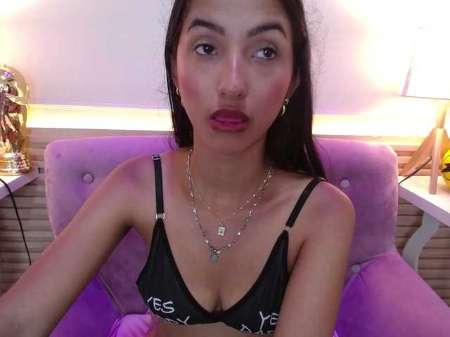 SweetyLally live cam on BongaCams