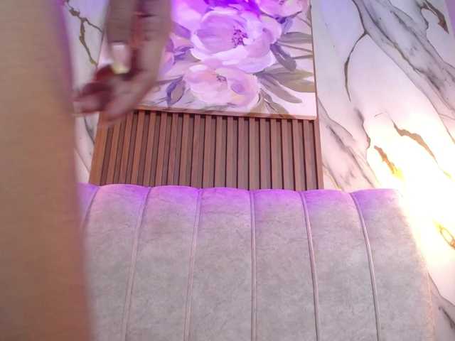 SweetyLally live cam on BongaCams