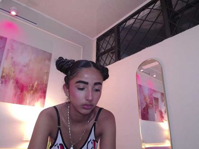 SweetyLally live cam on BongaCams