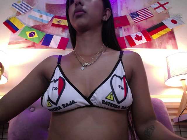 SweetyLally live cam on BongaCams