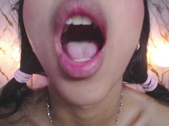SweetyLally live cam on BongaCams