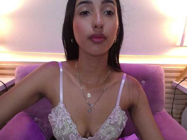 SweetyLally live cam on BongaCams