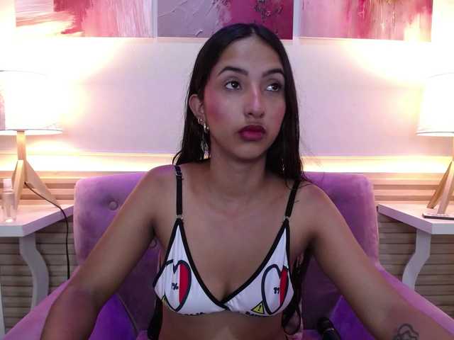 SweetyLally live cam on BongaCams