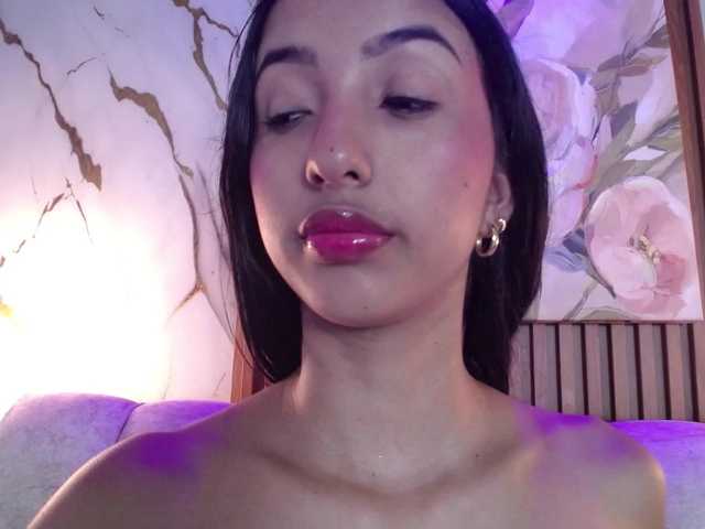 SweetyLally live cam on BongaCams