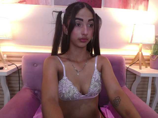 SweetyLally live cam on BongaCams