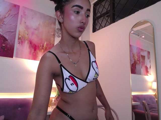 SweetyLally live cam on BongaCams