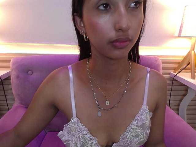 SweetyLally live cam on BongaCams