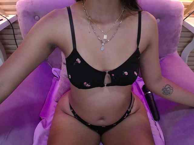 SweetyLally webcam
