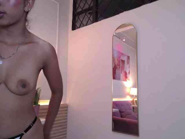SweetyLally webcam